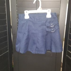 Lee School girls size 6 navy blue skorts